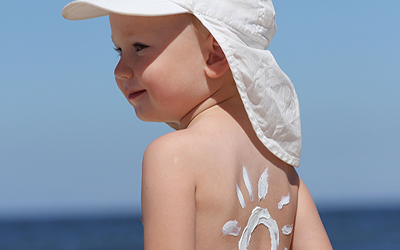 Young child sunscreen